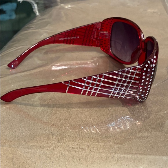 Chic Bling Red Sunglasses - Picture 4 of 6